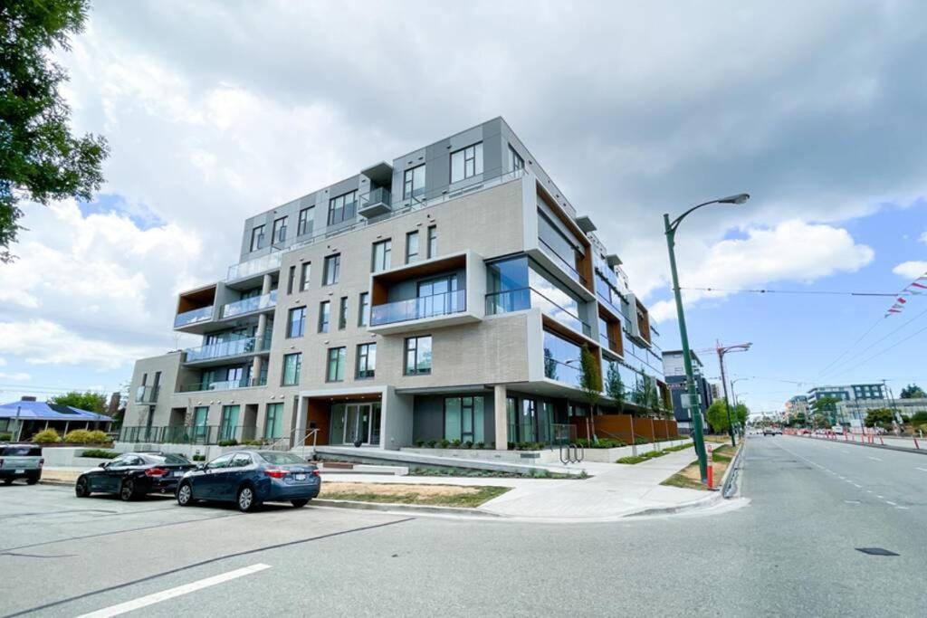 Spacious New Apartment With Working Space@Oakridge Vancouver Kültér fotó