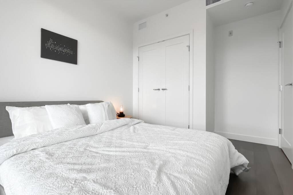 Spacious New Apartment With Working Space@Oakridge Vancouver Kültér fotó