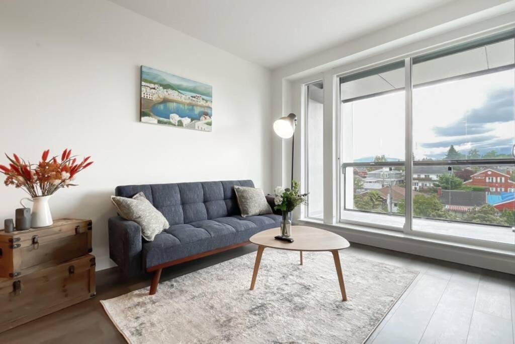 Spacious New Apartment With Working Space@Oakridge Vancouver Kültér fotó