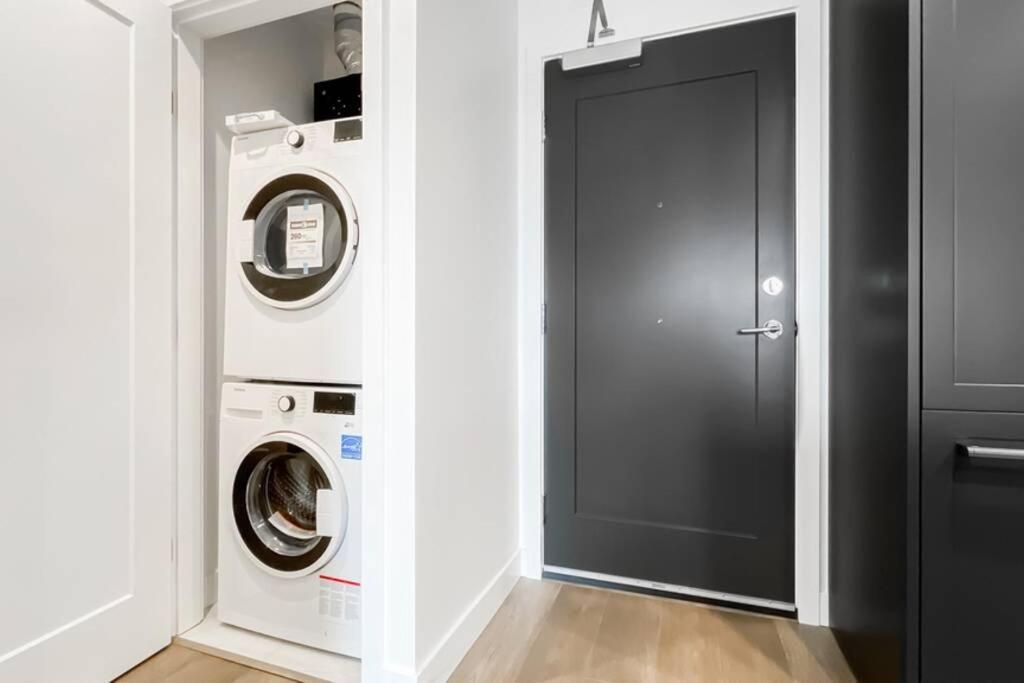 Spacious New Apartment With Working Space@Oakridge Vancouver Kültér fotó